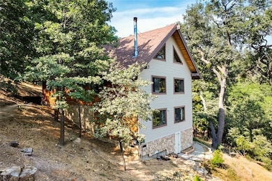 20 Oak Leaf Ln, Running Springs, CA 92382 - photo 4