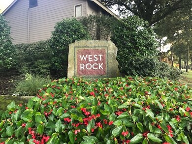 Wonderful unit in a great location in Germantown! 