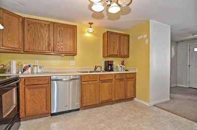 24 Gates Crossing unit 24, Leominster, MA 01453 - photo 4