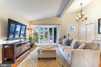 412 Hampshire Dr, Broomall, PA 19008 - photo 5