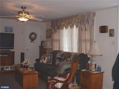 17 Walnut Hill Ln, Havertown, PA 19083 - photo 2