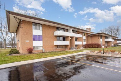 2101 Bayliss St unit 22, Midland, MI 48640 - photo 2