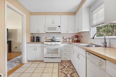 47 Valley Rd unit B3, Cos Cob, CT 06807 - photo 4