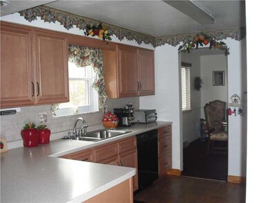 Kitchen. Fabulous newer kitchen with ample cabinet