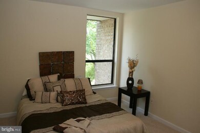 3352 Huntley Square Dr unit A2, Temple Hills, MD 20748 - photo 6