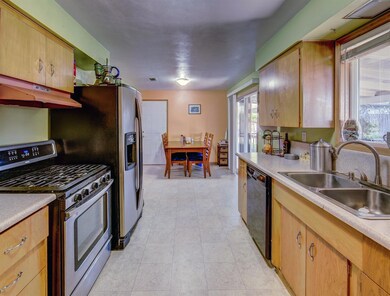 103 Victoria Way, Central Point, OR 97502 - photo 7