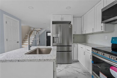 89 Holly St, Riverside, RI 02915 - photo 3