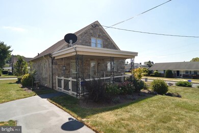 3301 Mckently St, Reading, PA 19605 - photo 4