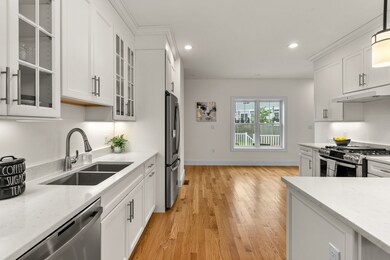 40 Senator Bolling Cir, Boston, MA 02124 - photo 5