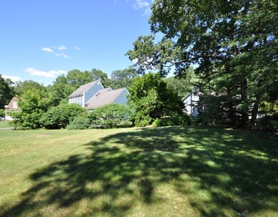 461 Johnny Appleseed Ln, Leominster, MA 01453 - photo 5