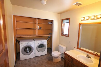 Laundry room/bath