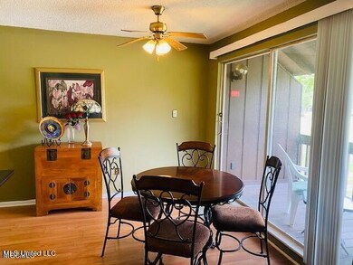 213 molokai dining