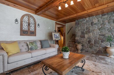 5711 E Manslick Rd, Louisville, KY 40219 - photo 7