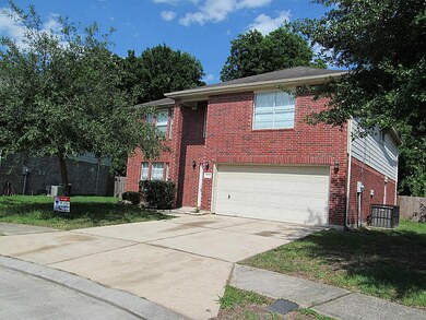 10102 Fallmont Cir, Houston, TX 77086 - photo 2