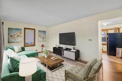 618 N Berwick Blvd, Waukegan, IL 60085 - photo 3