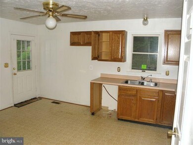 270 Parkside Rd, Linden, VA 22642 - photo 5