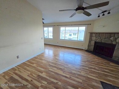 111-180721 Living Room 3