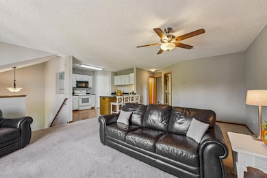 15931 Hyland Pointe Ct, Apple Valley, MN 55124 - photo 7
