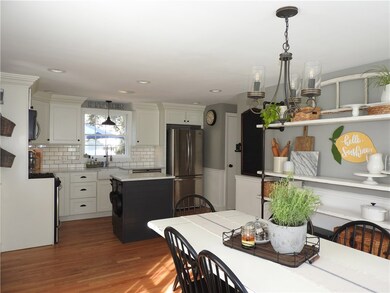 160 Kiwanee Rd, Warwick, RI 02888 - photo 4