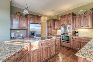 7826 Alden Rd, Shawnee, KS 66216 - photo 5