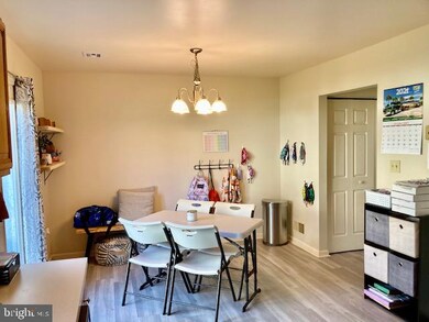 526 E Main St, New Holland, PA 17557 - photo 6