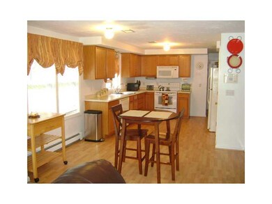 15 Longmeadow Rd, Uxbridge, MA 01569 - photo 2