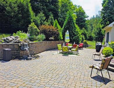 137 Eastwood Ct, Indiana, PA 15701 - photo 2