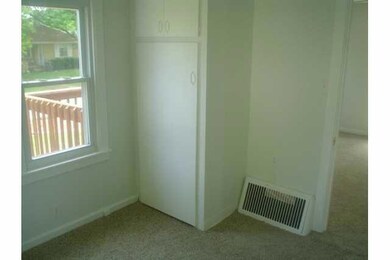 4028 E 30th St, Des Moines, IA 50317 - photo 4