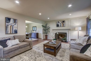 12400 Goldfinch Ct, Potomac, MD 20854 - photo 5