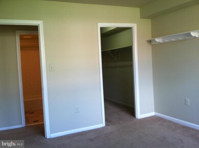 10722 West Dr unit 202, Fairfax, VA 22030 - photo 5