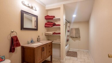 Home in town for sale thayer14