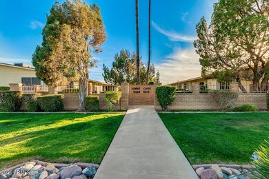 10957 W Santa fe Dr, Sun City, AZ 85351 - photo 2