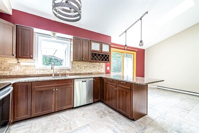 11 King Henry Ct, MerriMacK, NH 03054 - photo 4