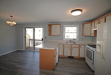 43 Albury Stone Cir unit U197, Nashua, NH 03063 - photo 4