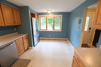 32 Castle Dr, Hooksett, NH 03106 - photo 5