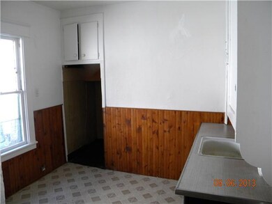 Kitchen. Kitchen: 11  x 10 .