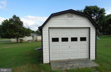 9299 Windsor Dr, La Plata, MD 20646 - photo 4