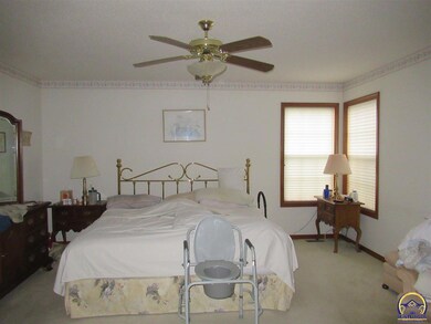 3525 SW Willow Brook Ln, Topeka, KS 66614 - photo 6