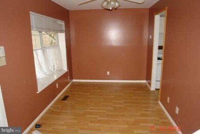 9005 Lambskin Ln, Columbia, MD 21045 - photo 2