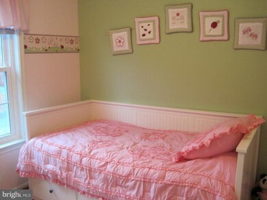 5727 Mason Bluff Dr, Burke, VA 22015 - photo 2