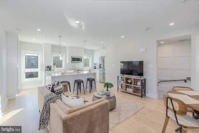 501 Longfellow St NW unit B, Washington, DC 20011 - photo 3