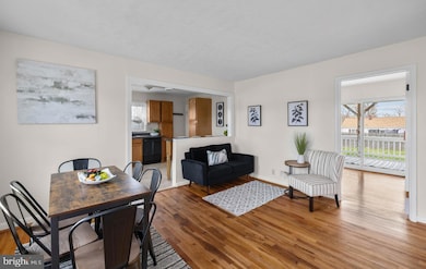 405 E 7th Ave, Ranson, WV 25438 - photo 4