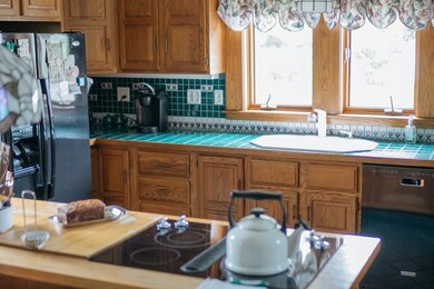 81 Bridge St, Fairhaven, MA 02719 - photo 3