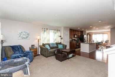 8436 Stansbury Lake Dr, Baltimore, MD 21222 - photo 6