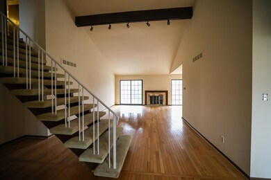 7233 Creeks Bend Dr, West Bloomfield, MI 48322 - photo 2