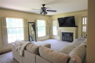 2541 Vernon Ct SE, Cedar Rapids, IA 52403 - photo 5