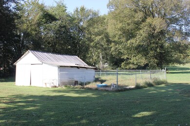 Outbuilding (Used for Seller's Dogs)