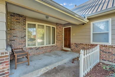 5719 SW 27th St, Topeka, KS 66614 - photo 5