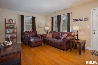 1340 W 38th St, Davenport, IA 52806 - photo 6