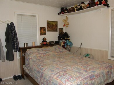 1101 Edwards St, Niles, MI 49120 - photo 7